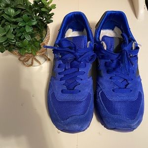 New Balance 574 UV blue sneakers